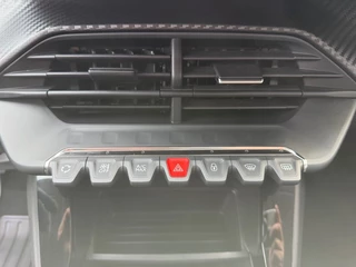 Peugeot 208 – thumbnail 18