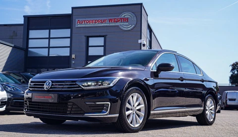Volkswagen Passat 1.4 TSI GTE Connected Series Plus | Adaptief Cruise Control | Panorama | Apple Carplay | Stoelverwarming