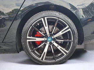 BMW i5 – thumbnail 21