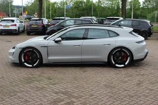 Porsche Taycan – thumbnail 2