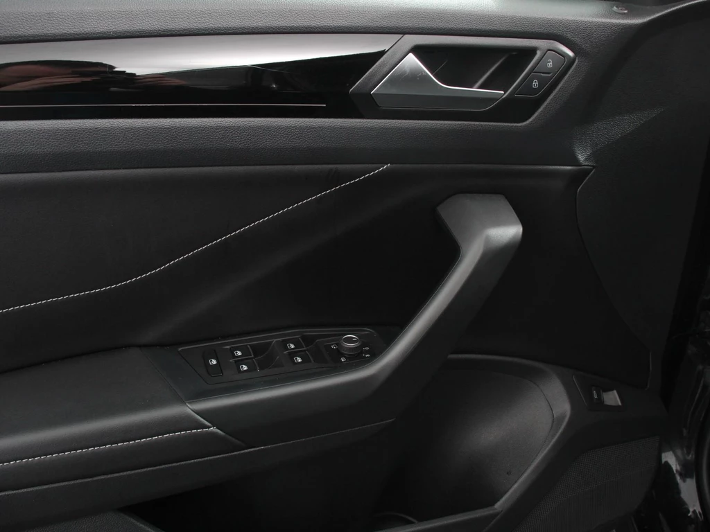 Volkswagen T-Roc – foto 18