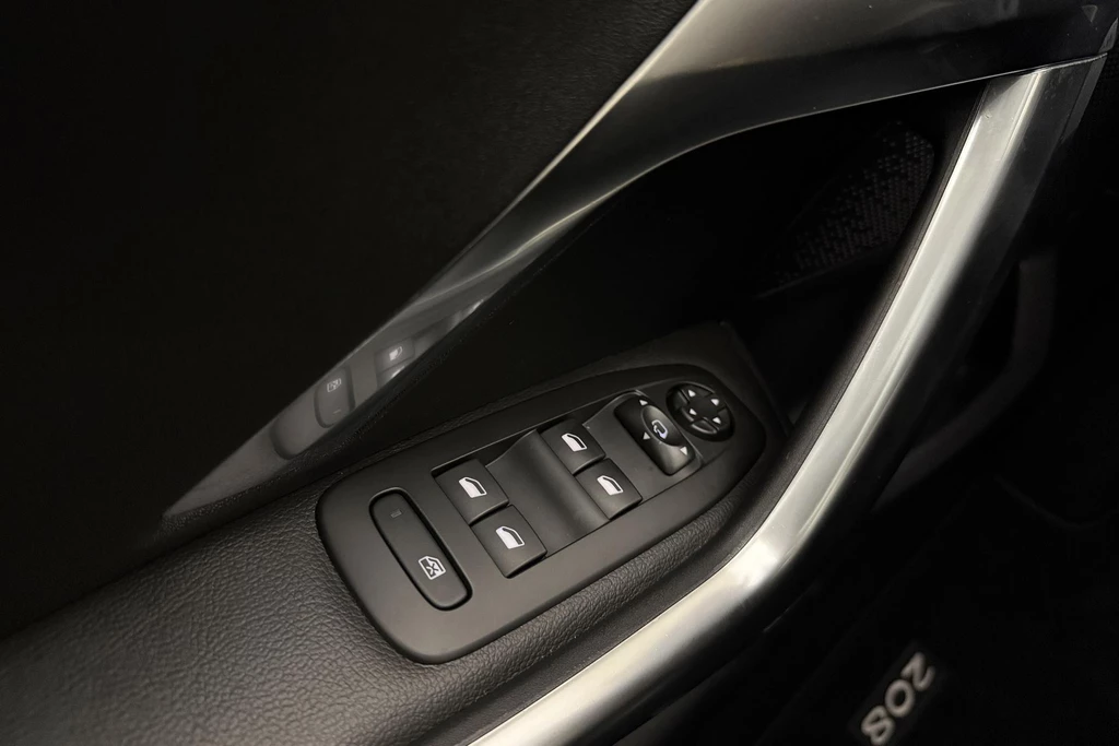 Peugeot 208 – foto 18