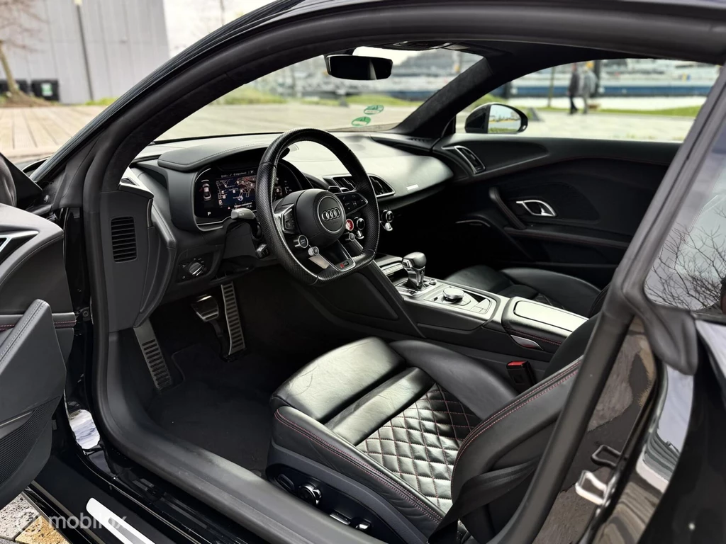 Audi R8 – foto 11