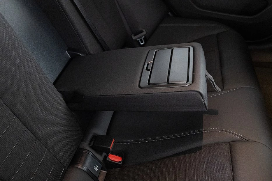 BMW i4 – foto 18