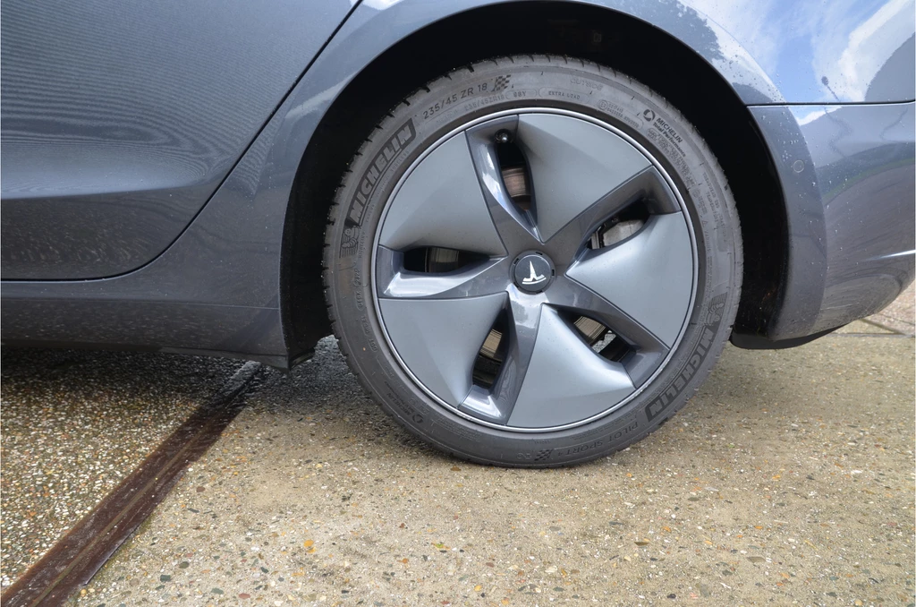 Tesla Model 3 – foto 32
