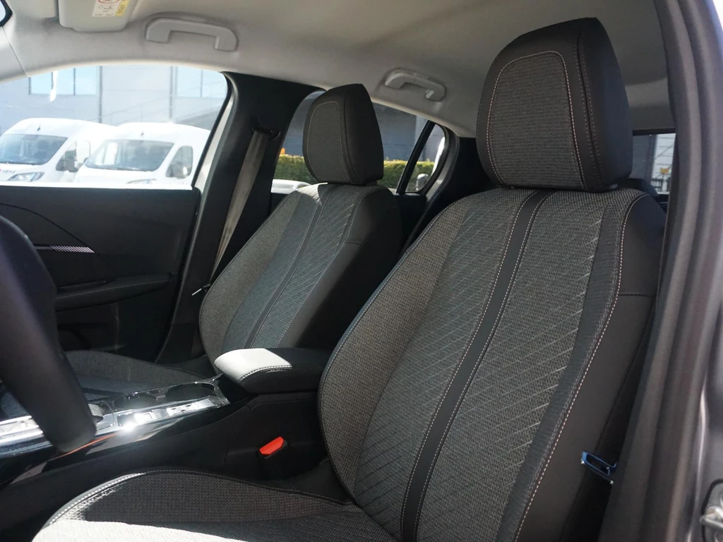 Peugeot 208 – foto 8