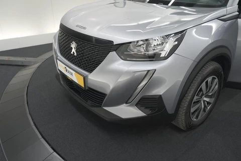 Peugeot 2008 PureTech 100 Active Pack | Allseason Banden | Parkeersensoren | Navigatie | Apple Carplay