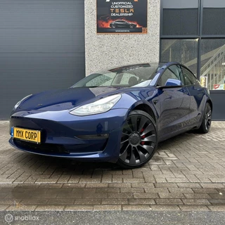 Tesla Model 3 – thumbnail 1