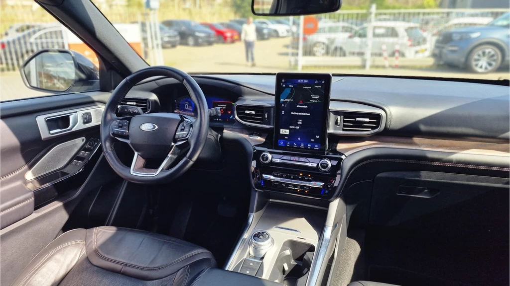 Ford Explorer – foto 11