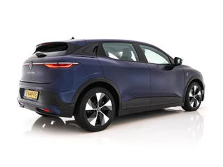 Renault Megane E-Tech – thumbnail 4