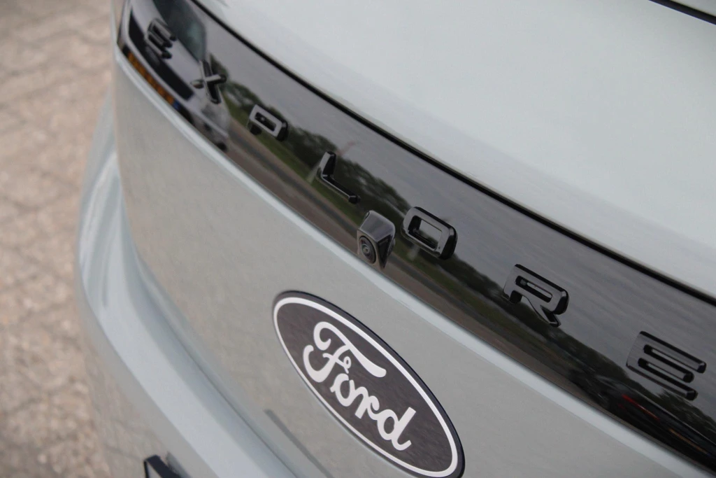 Ford Explorer – foto 16