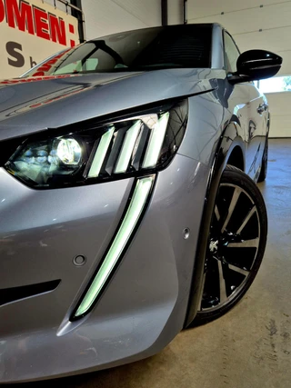 Peugeot 208 – thumbnail 2