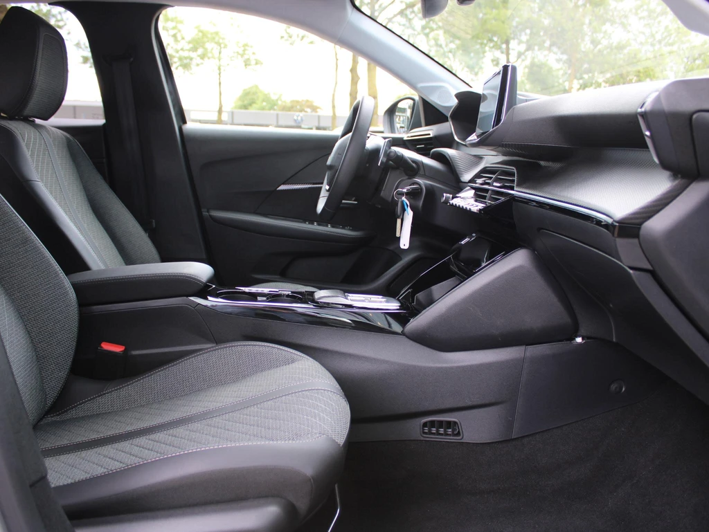Peugeot 208 – foto 9