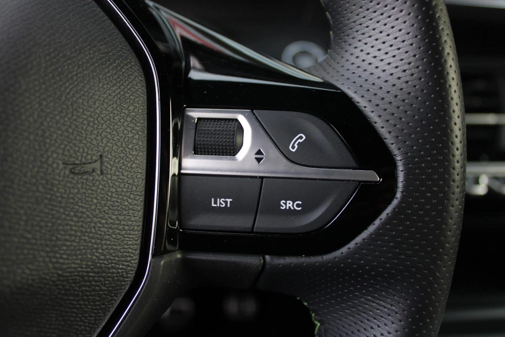 Peugeot 208 – foto 18