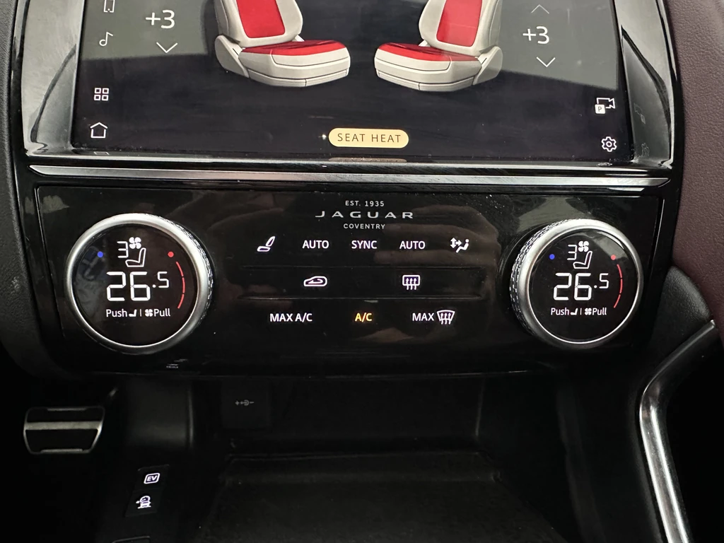 Jaguar E-PACE – foto 19