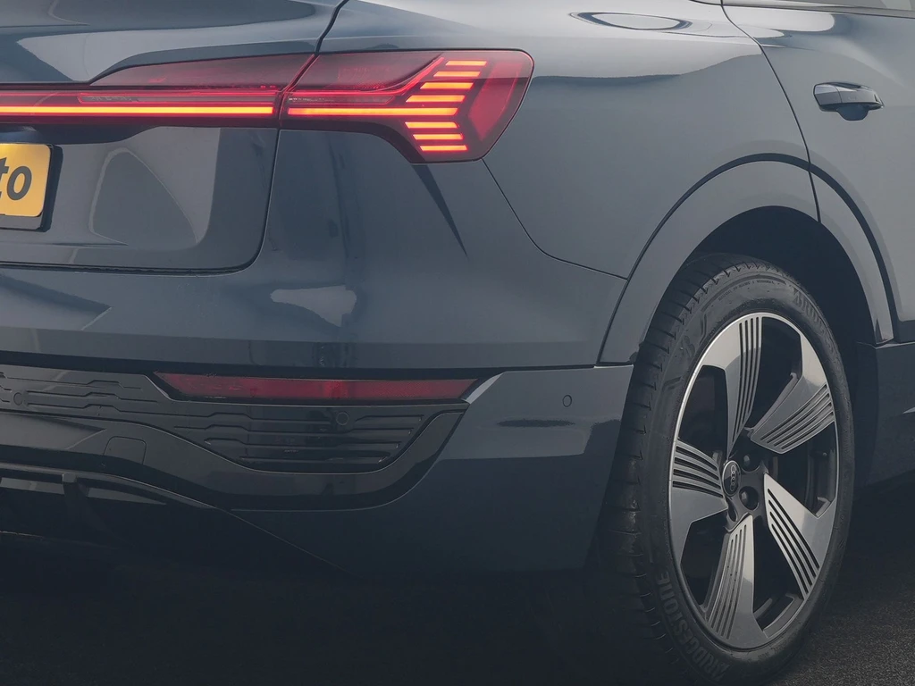 Audi Q8 Sportback e-tron – foto 17