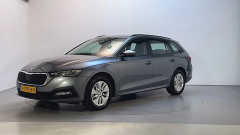 Skoda Octavia Combi 1.5 e-TSI 150pk DSG Business Edition Parkeersensoren Navigatie App-Connect DAB+