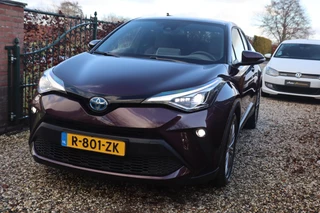 Toyota C-HR – thumbnail 1