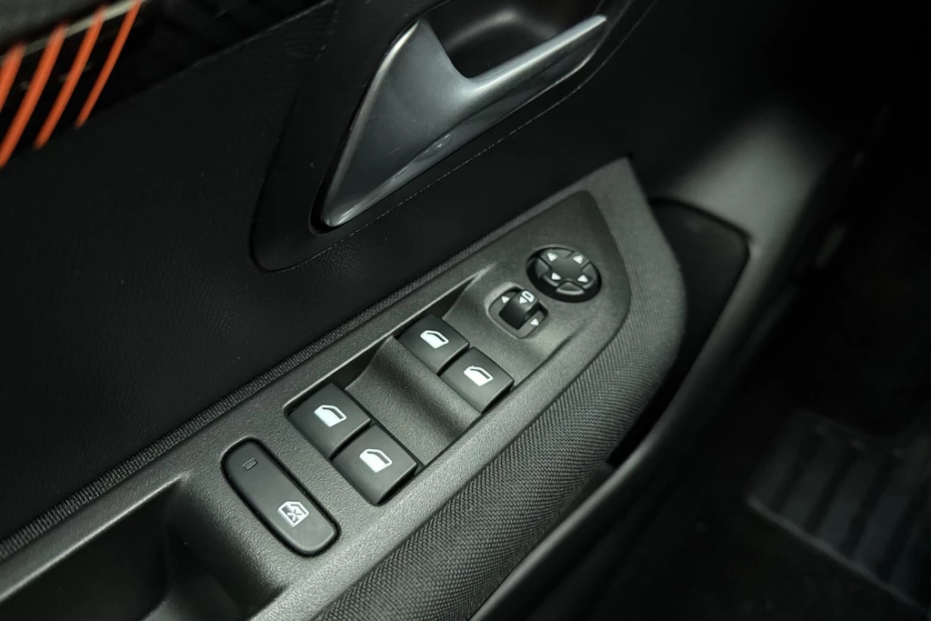 Peugeot 208 – foto 17