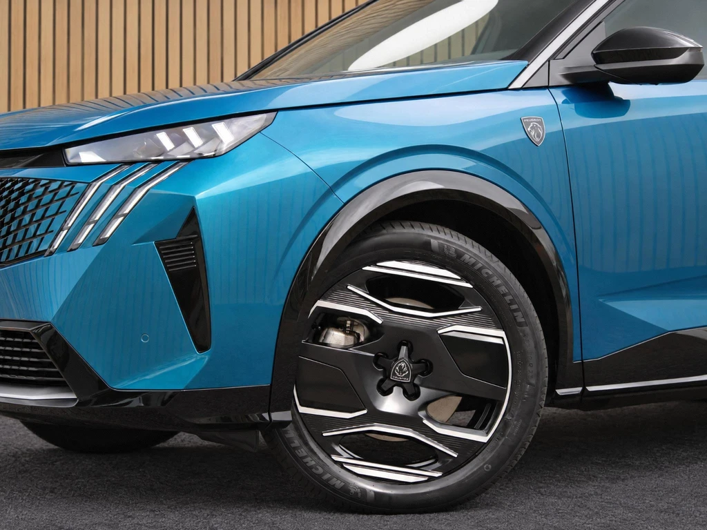 Peugeot e-3008 – foto 17