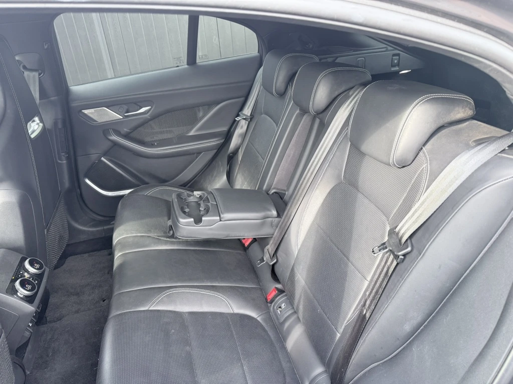 Jaguar I-PACE – foto 16