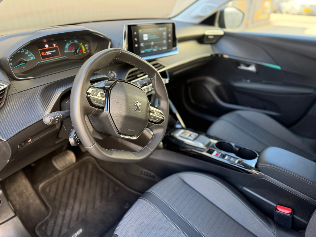 Peugeot e-208 – foto 11