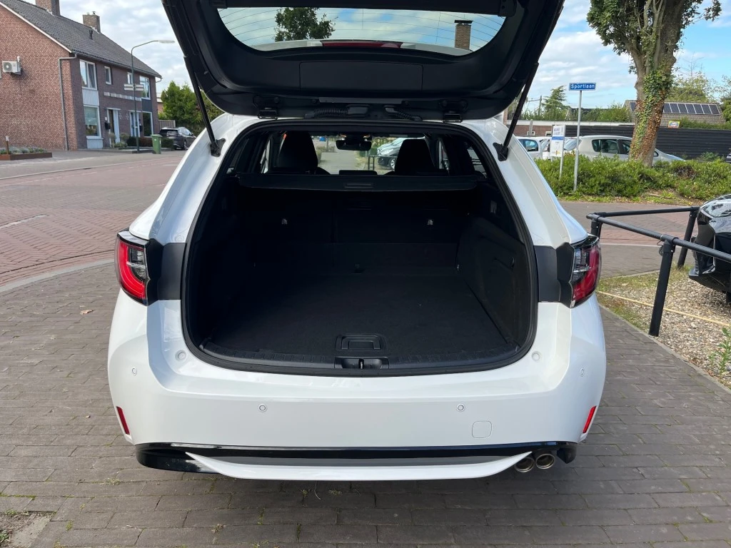 Toyota Corolla Touring Sports – foto 18
