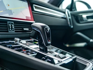 Porsche Cayenne – thumbnail 24