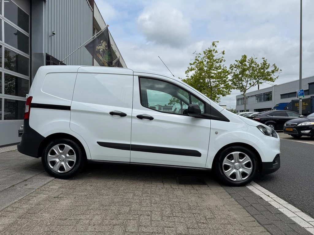 Ford Transit Courier – foto 14