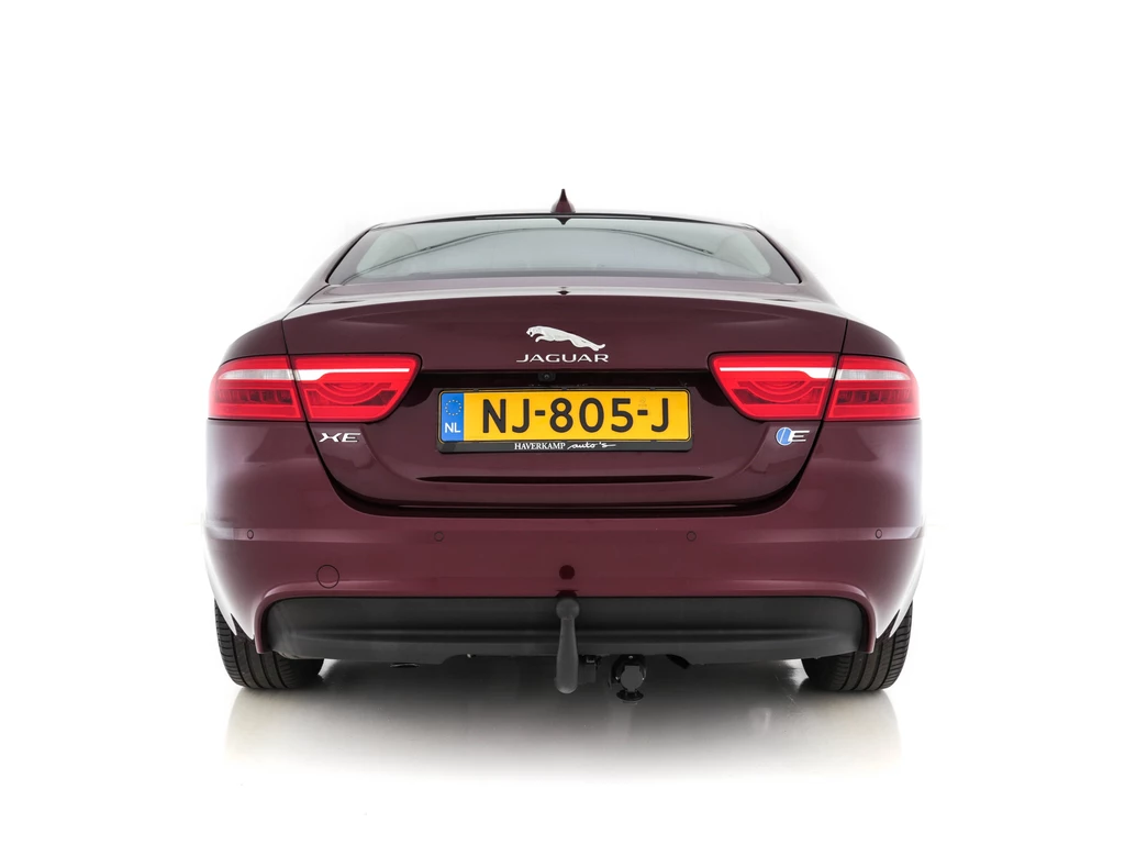 Jaguar XE – foto 3