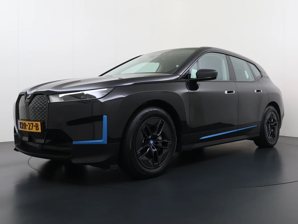 BMW iX – foto 2