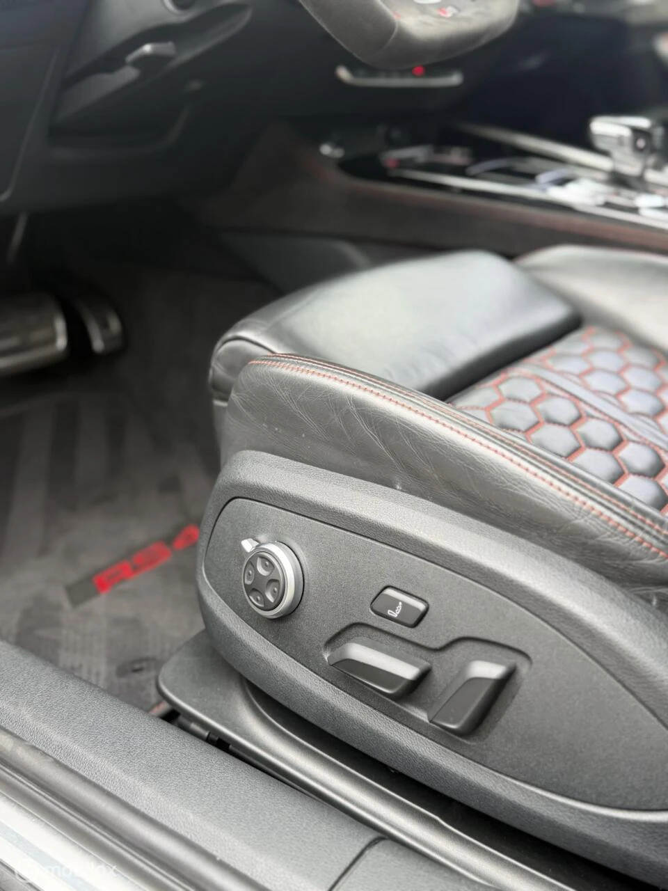 Audi RS4 – foto 31