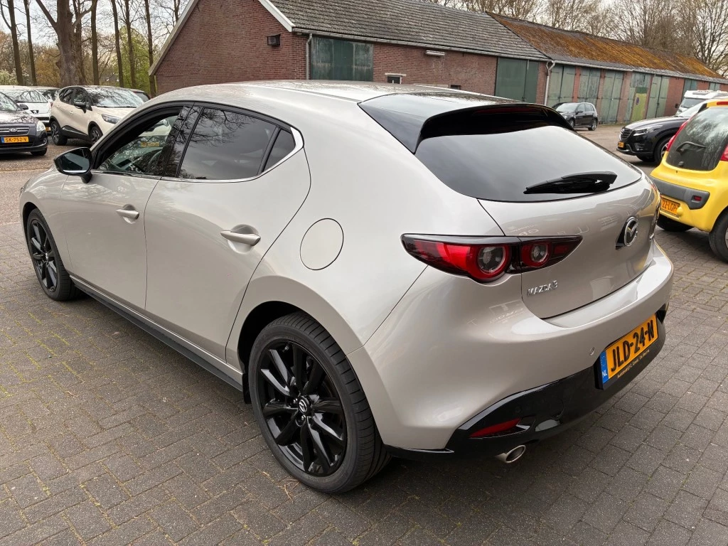 Mazda 3 – foto 2