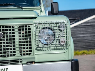 Land Rover Defender – thumbnail 23