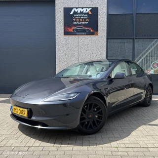 Tesla Model 3 – thumbnail 1