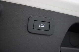 Jaguar E-PACE – thumbnail 28