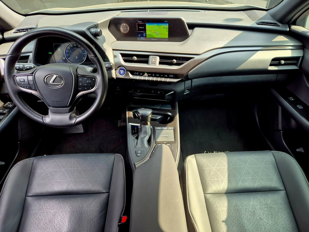 Lexus UX – foto 13