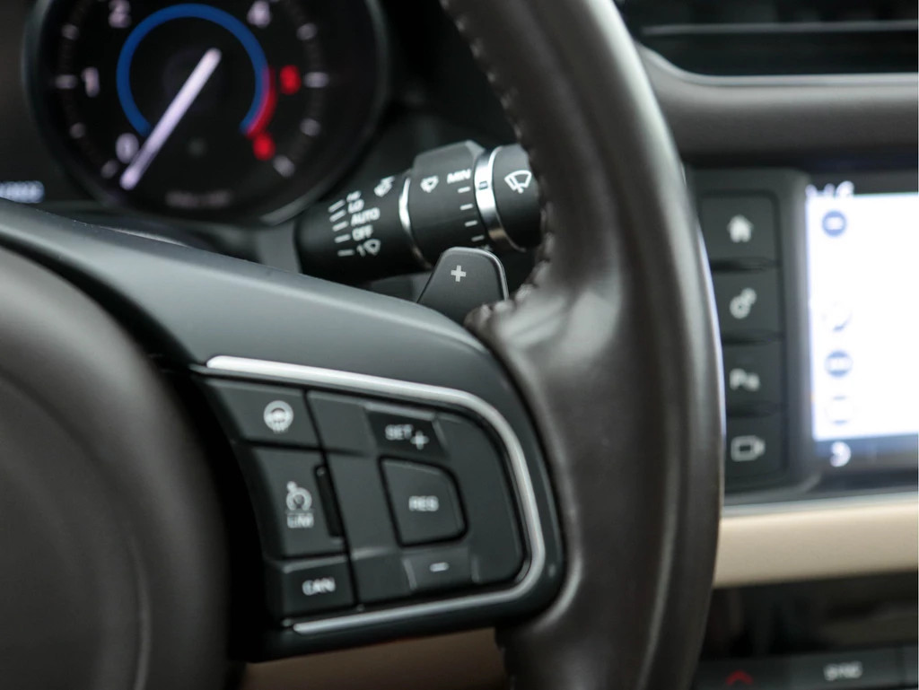Jaguar XF – foto 17