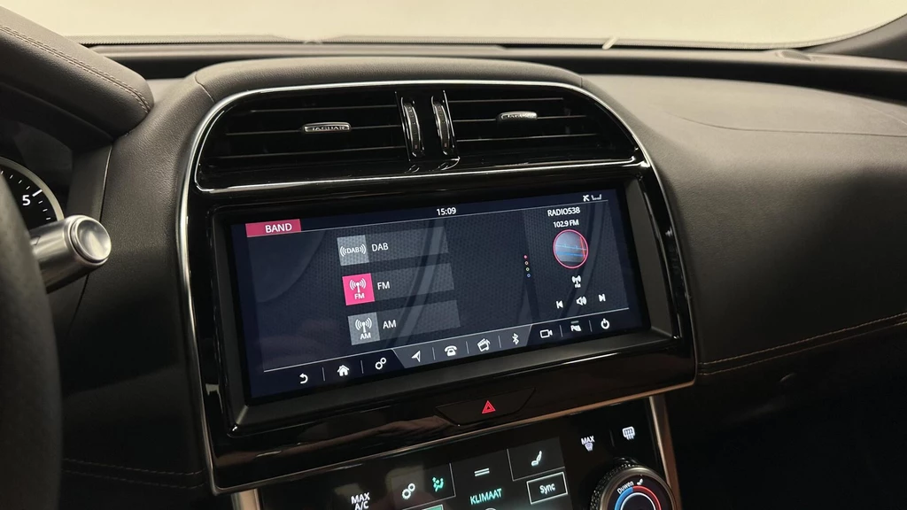 Jaguar XE – foto 43