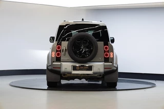 Land Rover Defender – thumbnail 4
