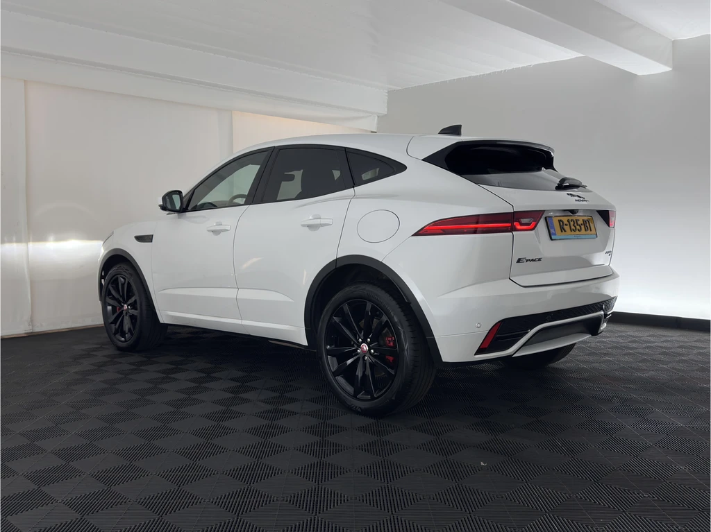 Jaguar E-PACE – foto 2