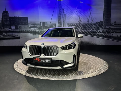 BMW IX1 EDrive20 67 kWh L *Leder*Camera*Premiumpack*