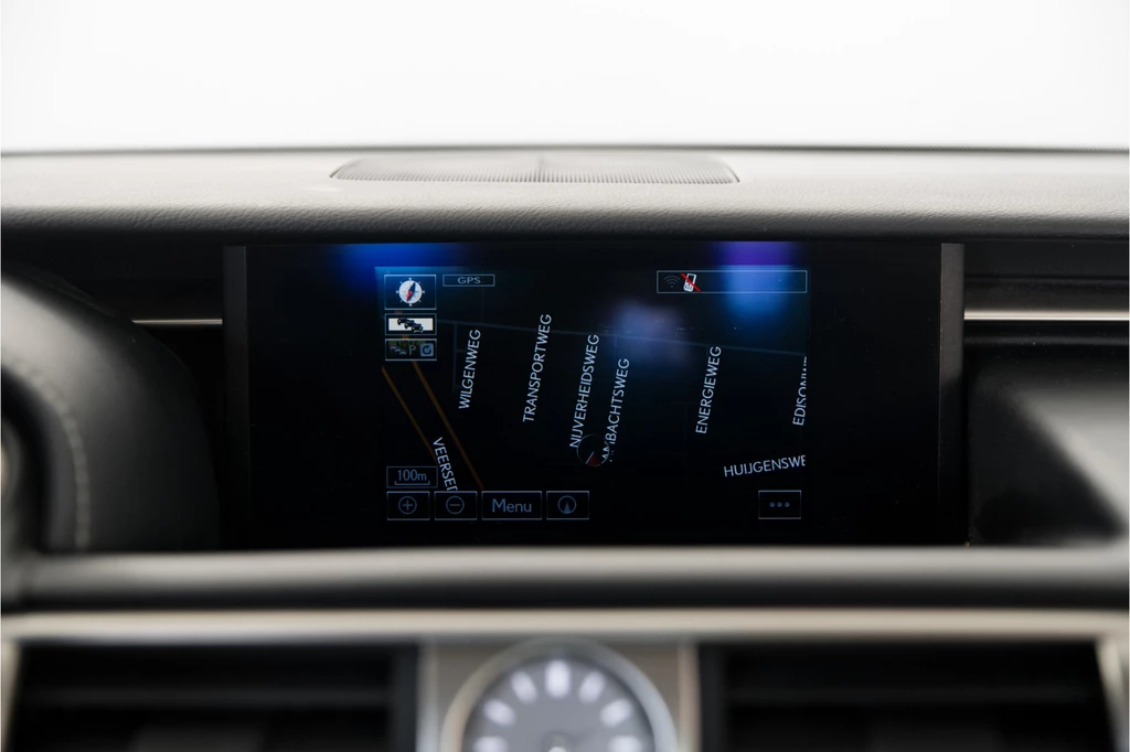 Lexus IS – foto 14