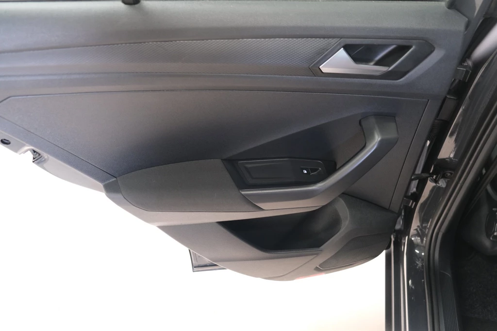 Volkswagen T-Roc – foto 9