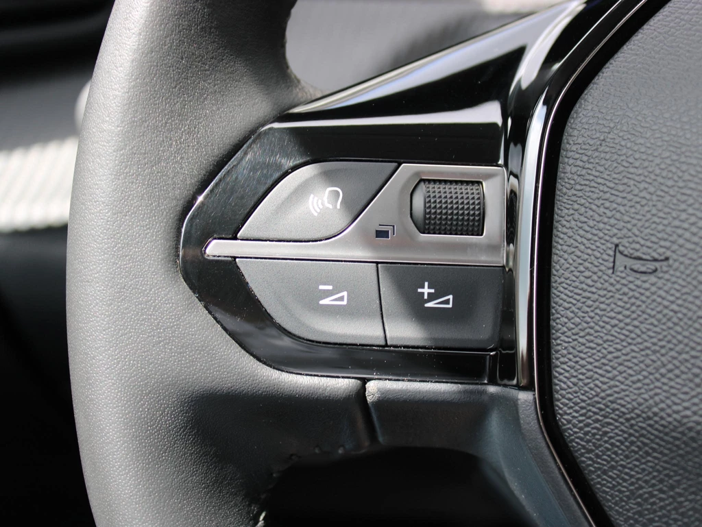 Peugeot 208 – foto 24