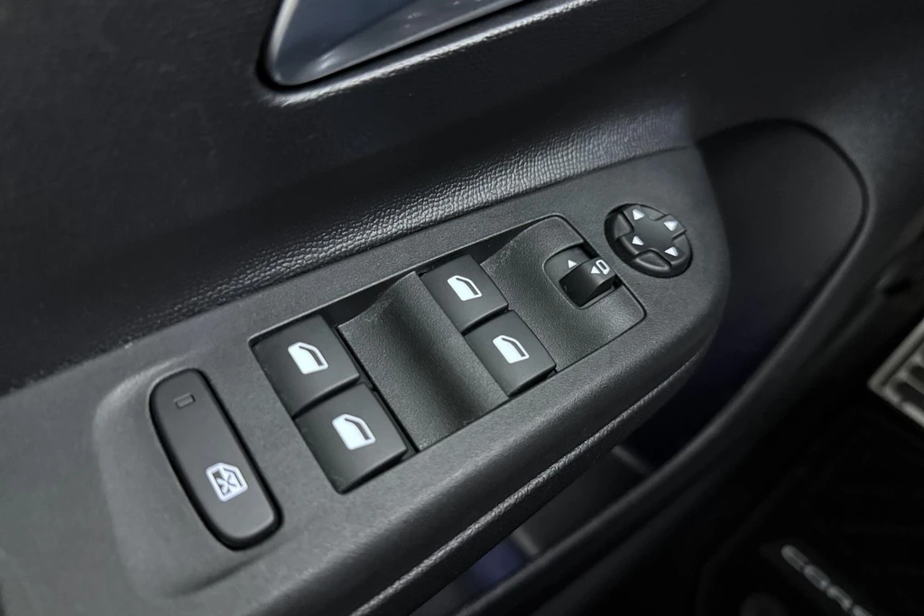 Opel Corsa-e – foto 18