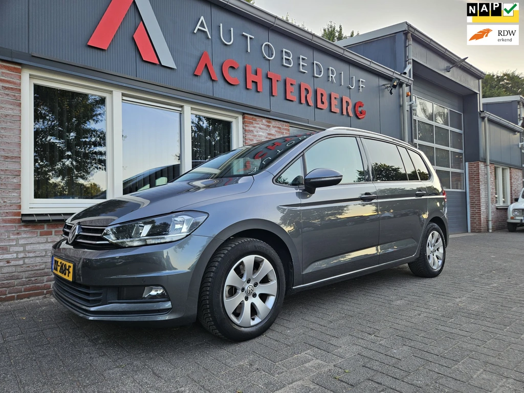 Volkswagen Touran – foto 1
