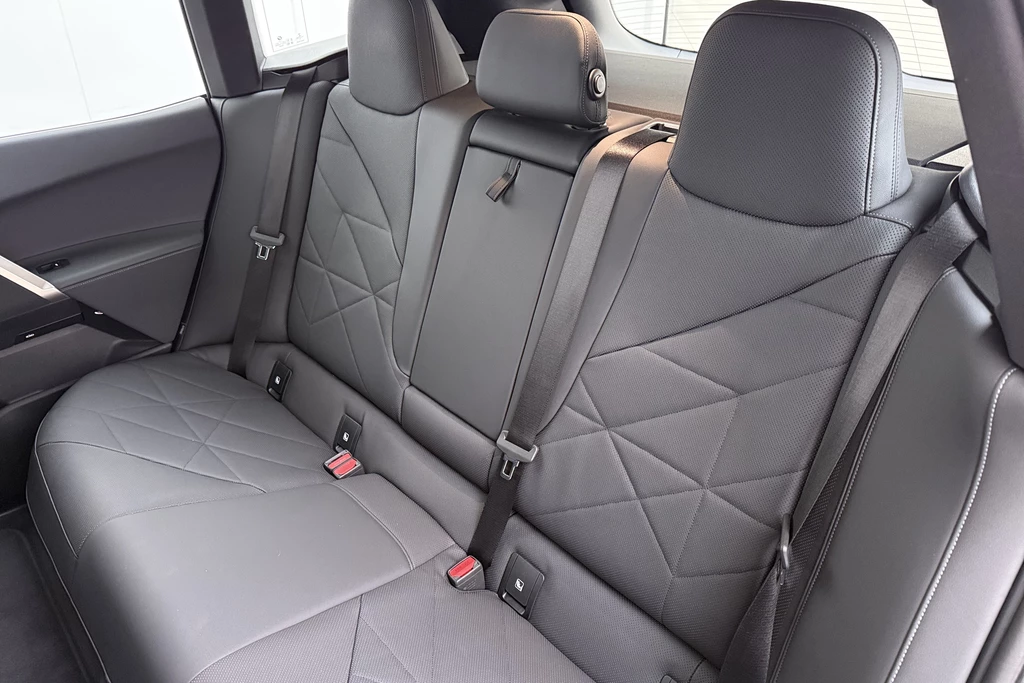 BMW iX – foto 12