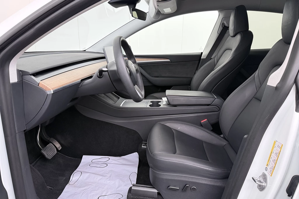 Tesla Model Y – foto 8