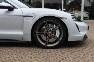 Porsche Taycan – thumbnail 18